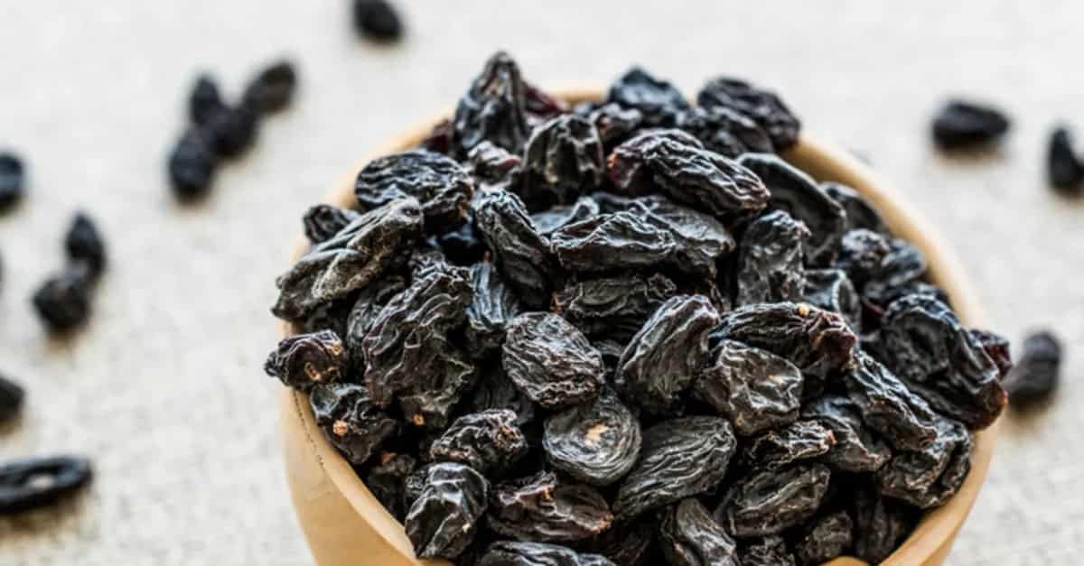 مویز خشک نشده با رطوبت طبیعی مناسب نگهداری کوتاه مدت